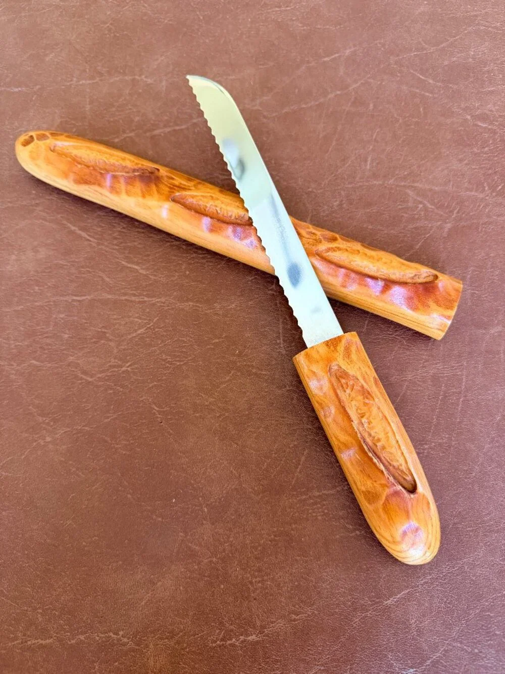 Cuzin Vintage Wooden French Serrated Bread Knife